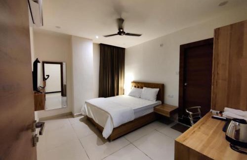 Medchal Hôtel | Hotel Hibiscus Tree- Bachupally