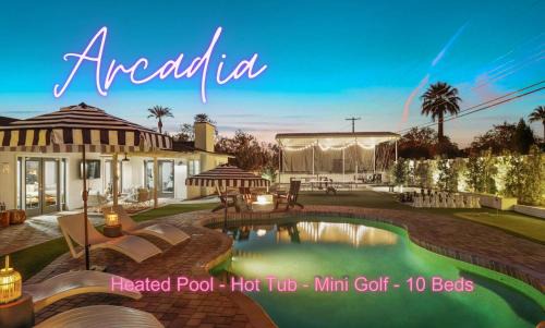 Camelback Shadows Maison | Hotel Homes - The Camelback Manor