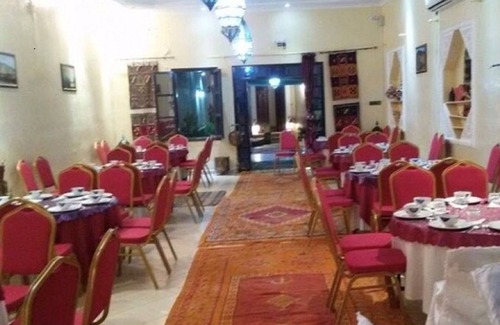 Tata Hôtel | Hotel / Auberge.......