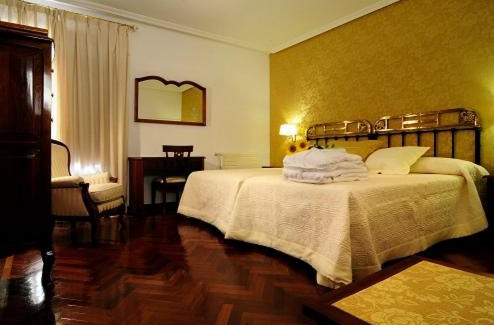 El Burgo de Osma Hôtel | Hotel II Virrey