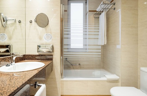 La Maternitat i Sant Ramon Hôtel | Hotel ILUNION Les Corts Spa