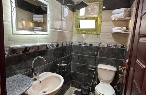 Giza Hôtel | hotel in marvelous view infront of the pyramids directly with AC, WiFi.