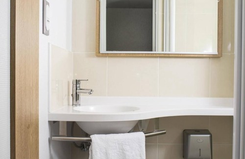 Montlucon Hôtel | Hotel Inn Design Montluçon