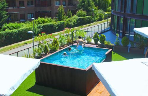 Mendizorrotza Appartement | Hotel Jardines de Uleta Suites