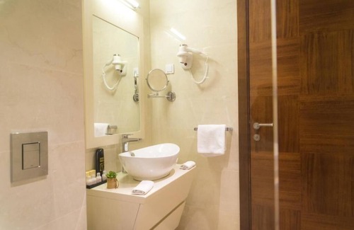 Maini Hôtel | Hotel Kadmo by Aycon