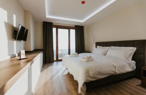 Kruje Hôtel | Hotel Kroi near castle entrance castle and town view