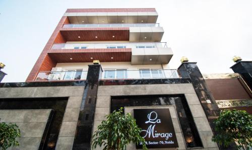 Sector 70 Hôtel | Hotel La Mirage