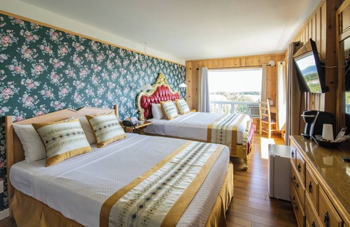 Isle aux Coudres Hôtel | Hotel La Roche Pleureuse