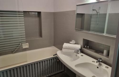 Feurs Hôtel | Hotel Le Comty