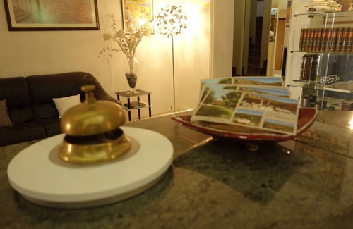 Saint-Vallier-de-Thiey Hôtel | Hotel le Préjoly