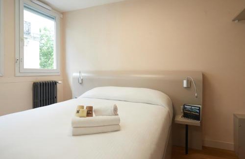 Decre-Cathedrale Hôtel | Hotel Le Petit Duquesne