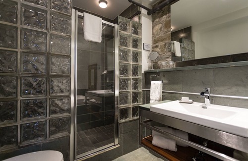 Lower Town Hôtel | Hotel Le Priori