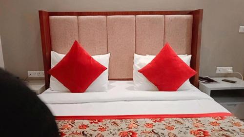 Sector 62 Hôtel | Hotel Lemon Suites And Banquet - Noida Sector 62