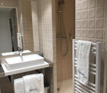 Saran Hôtel | HOTEL LES 3 VALLÉES