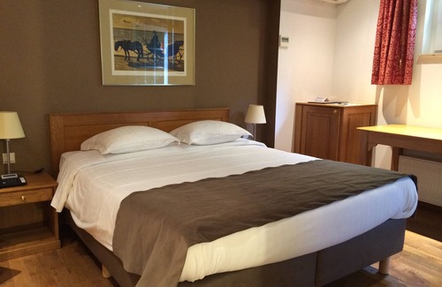 Halle Hôtel | Hotel Les Eleveurs