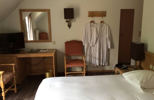 Halle Hôtel | Hotel Les Eleveurs