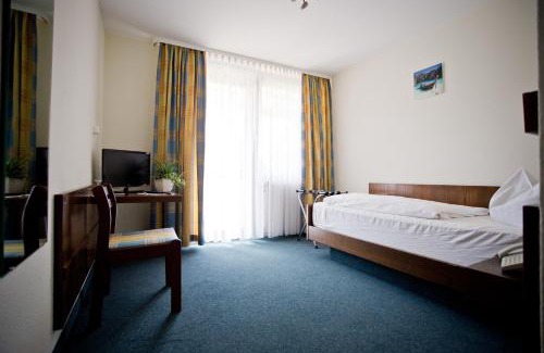 Diedesheim Hôtel | Hotel Lindenhof