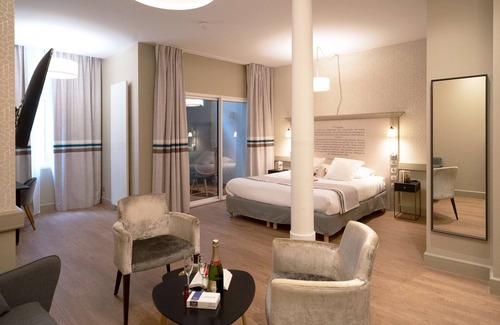 Quartier Vieux Marche-Cathedrale Hôtel | Hotel Litteraire Gustave Flaubert, Signature Collection