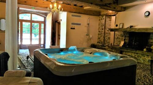 Saint-Girons Hôtel | Hotel Logis - Chateau de Beauregard
