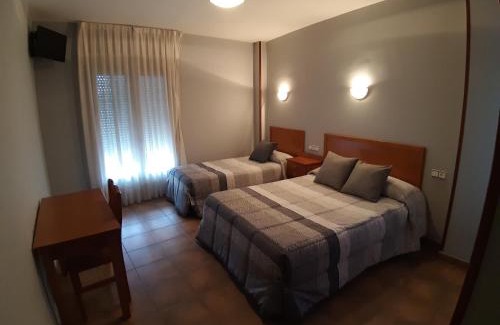 San Martin de la Vega Hôtel | Hotel Los Leones, el más cercano a Warner