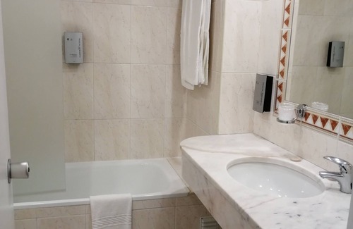 Gambelas Hôtel | Hotel Mónaco