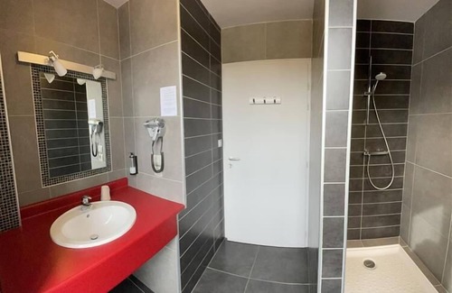 Saint-Jean-le-Vieux Hôtel | Hotel Mendy