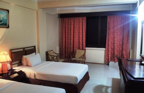 Madiun Hôtel | Hotel Merdeka Madiun