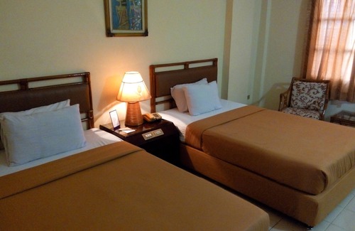Madiun Hôtel | Hotel Merdeka Madiun