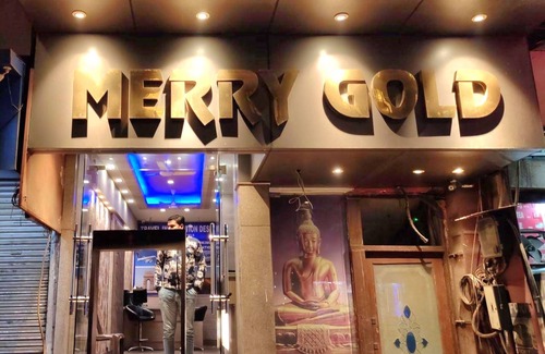 Paharganj Maison | Hotel Merry Gold with AC, WiFi in New Delhi