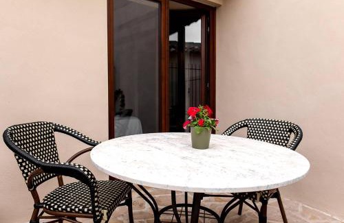 L'Avella Hôtel | Hotel Montrubí 1771 - Slow Winery Hotel - Adults only
