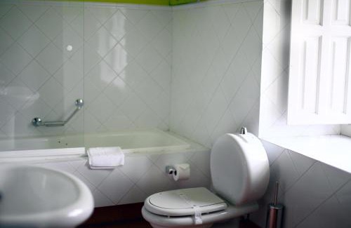 O Castro Hôtel | Hotel Monumento Pazo do Castro