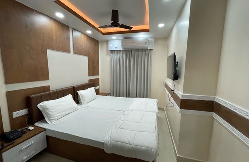 Gaya Maison | Hotel Nandan Inn