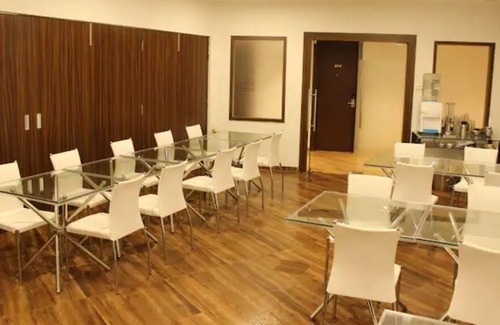 Hiranandani Gardens Appartement | Hotel Near Hiranandani Powai, IIT