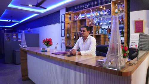 Bali Hôtel | Hotel Neelam Bar & Restaurant