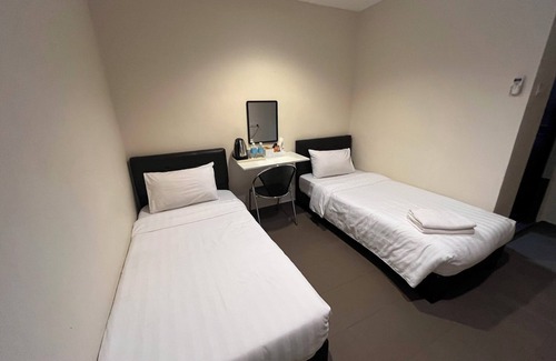 Taman Universiti Hôtel | OYO 91045 Jb Sojourn