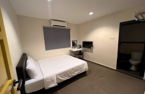 Taman Universiti Hôtel | OYO 91045 Jb Sojourn