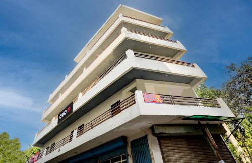 Sector 27 Hôtel | Hotel O Tilak hotel 24 Sector 27 Near by Vinayak Hospital Gali no-6