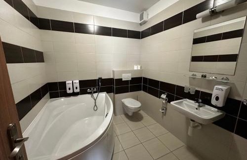 Jaromerice nad Rokytnou Hôtel | Hotel Opera