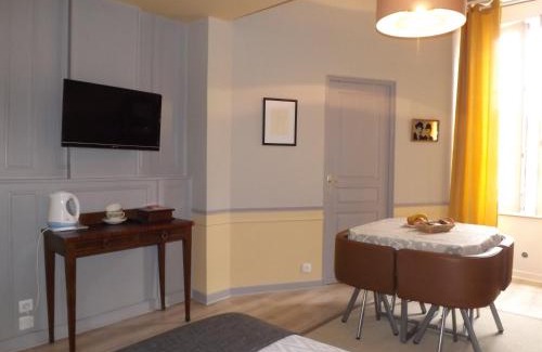 Centre ville - Urbanistes Lit Et Petit-Déjeuner | HOTEL particulier LARIBOISIERE