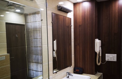 Sector 27 Hôtel | Hotel PK Residency