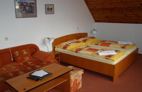 Milovy Hôtel | Hotel Podlesí