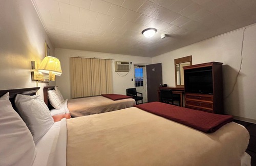 Adrian Hôtel | OYO Hotel Prairie Winds Carthage Keokuk Hwy 136