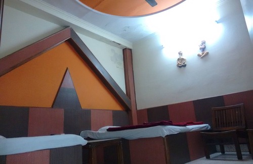 Paharganj Maison | Hotel Prince Palace The Green