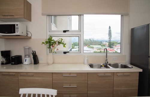 Rohrmoser Appartement | Hotel Quality Stay in San Jose's Best Neighborhood