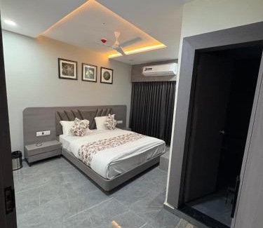 Sayajiganj Hôtel | Hotel R Town