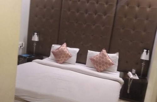 Industrial Area Phase I Hôtel | Hotel Rajshree