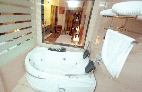 Industrial Area Phase I Hôtel | Hotel Rajshree