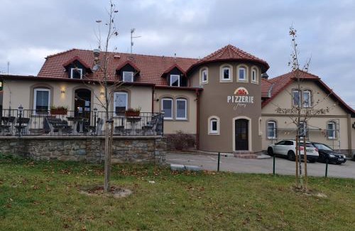 Novy Saldorf-Sedlesovice Hôtel | Hotel & Restaurace Pizzerie Jasany