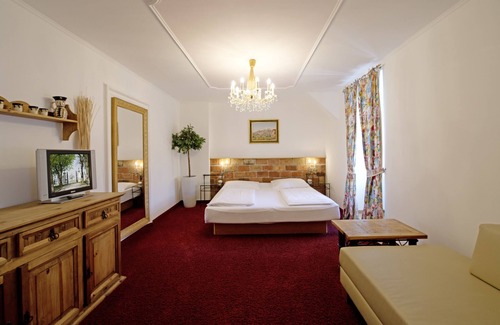 Halbturn Hôtel | Hotel & Restaurant Knapppenstöckl