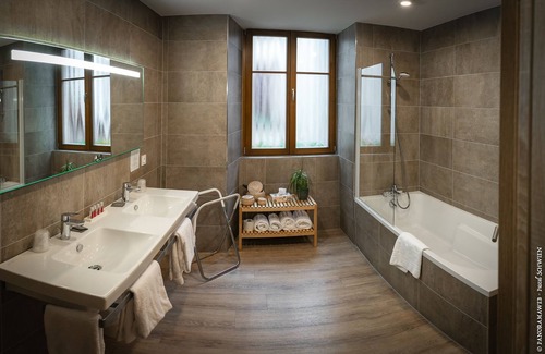 Riquewihr Hôtel | Hotel Restaurant Saint Nicolas